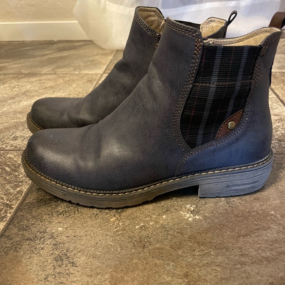 Spring step Chelsea booties